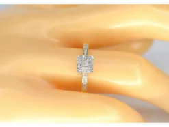 Bague entourage en or avec diamants