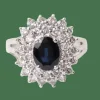 Bague entourage en or blanc, saphir ovale et diamants