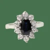 Bague entourage en or blanc, saphir et diamants