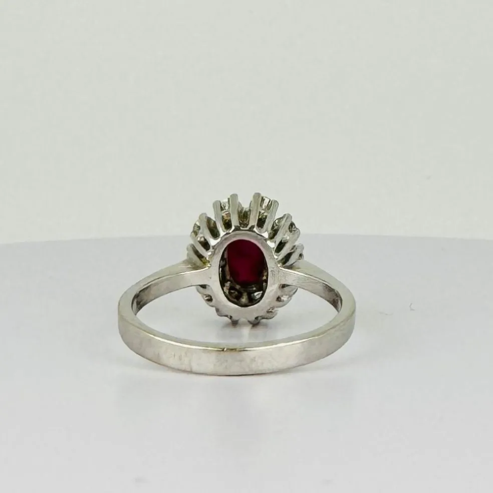 Bague entourage en or blanc 14 carats avec 10 diamants