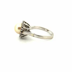 Bague entourage or blanc perle de culture et diamants