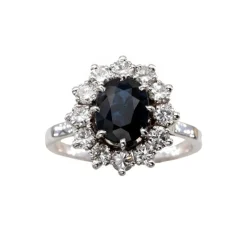 Bague entourage saphir diamants