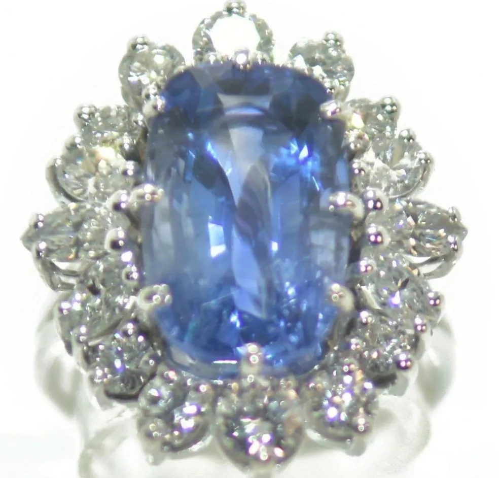Bague entourage saphir naturel et diamant