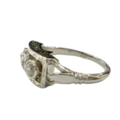 Bague et boucles d'oreilles en or 18 carats serties de diamants anciens