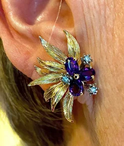 Bague et boucles d’oreilles en or 18 carats, améthystes et diamants