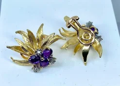 Bague et boucles d’oreilles en or 18 carats, améthystes et diamants