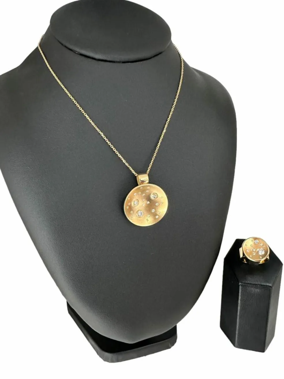 Bague et pendentif design lune or jaune et diamants certificat HRD