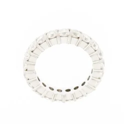 Bague Eternity en or blanc certifiée HRD 21 diamants