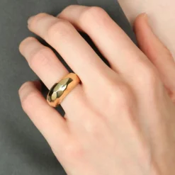 BAGUE "FACETTE" OR JAUNE