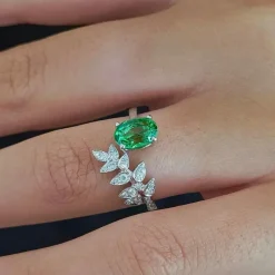 Bague feuille grenat tsavorite diamants or blanc