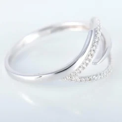 Bague Feuille or blanc et diamant