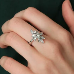 Bague "feuilles" or blanc et diamants