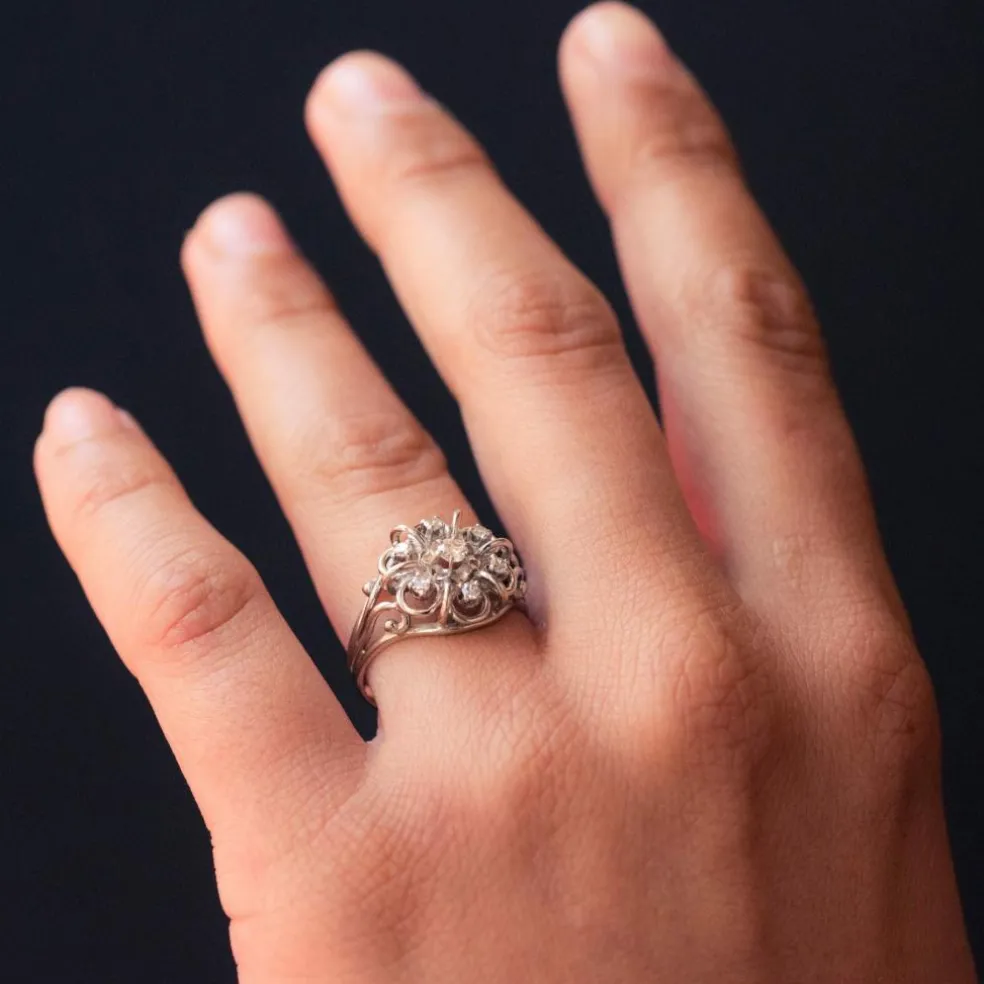 Bague fils d'or blanc et diamants