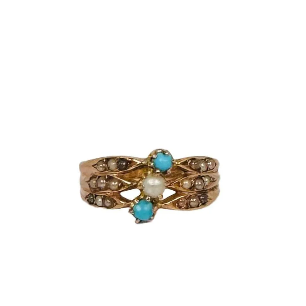 Bague fin XIXè en or rose avec turquoise et perles de rocaille