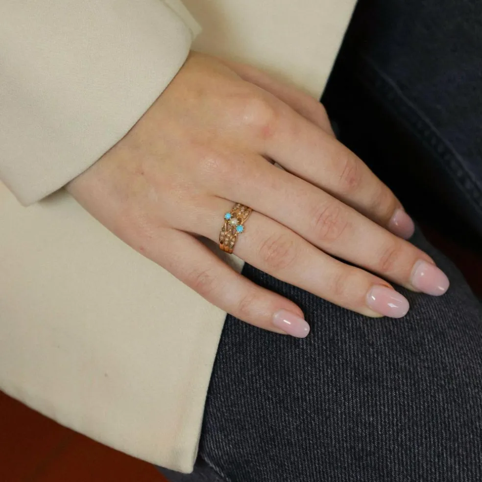 Bague fin XIXè en or rose avec turquoise et perles de rocaille