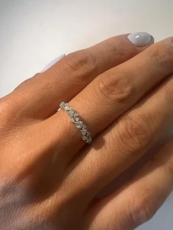 Bague fine demi alliance diamant