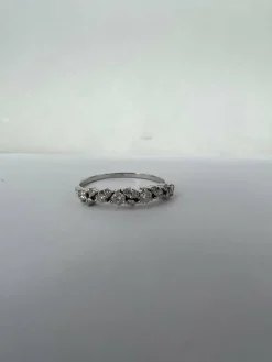 Bague fine demi alliance diamant