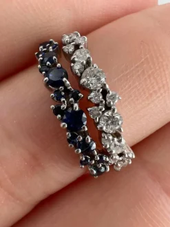 Bague fine demi alliance saphir bleu
