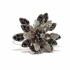 Bague fleur articulée diamants blanc & noir or blanc