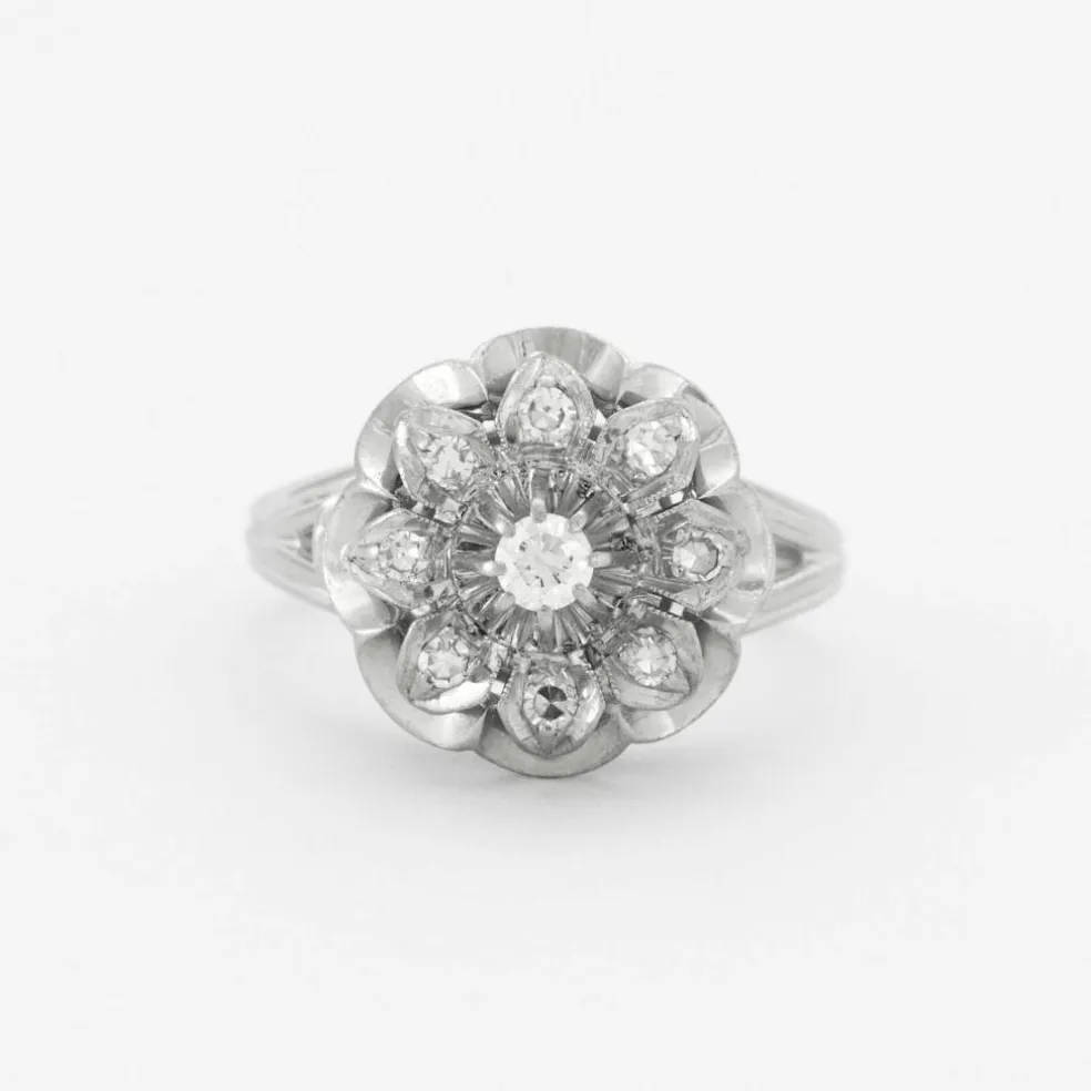 Bague fleur ciselée Diamants