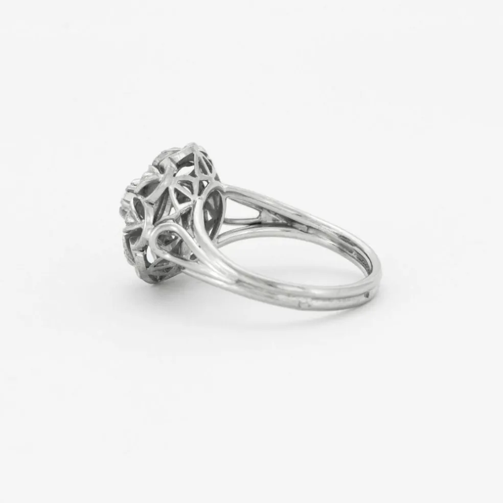 Bague fleur ciselée Diamants