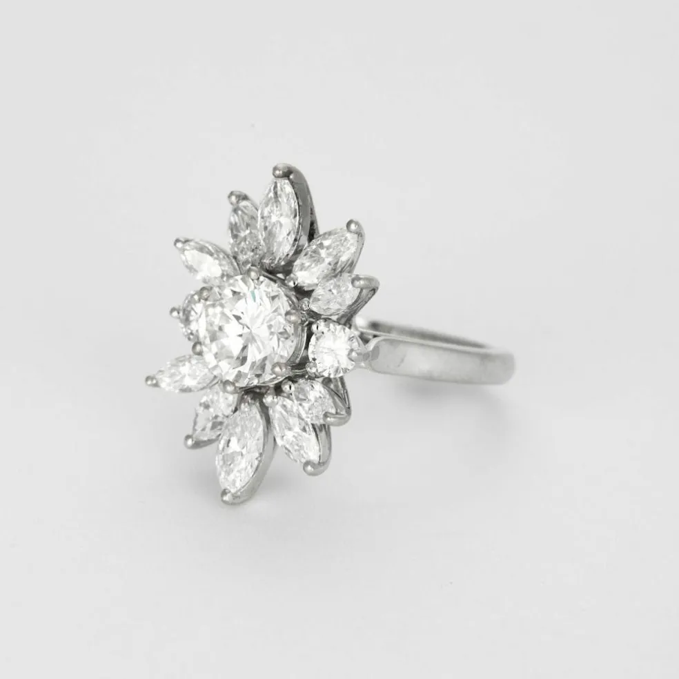 Bague fleur diamants