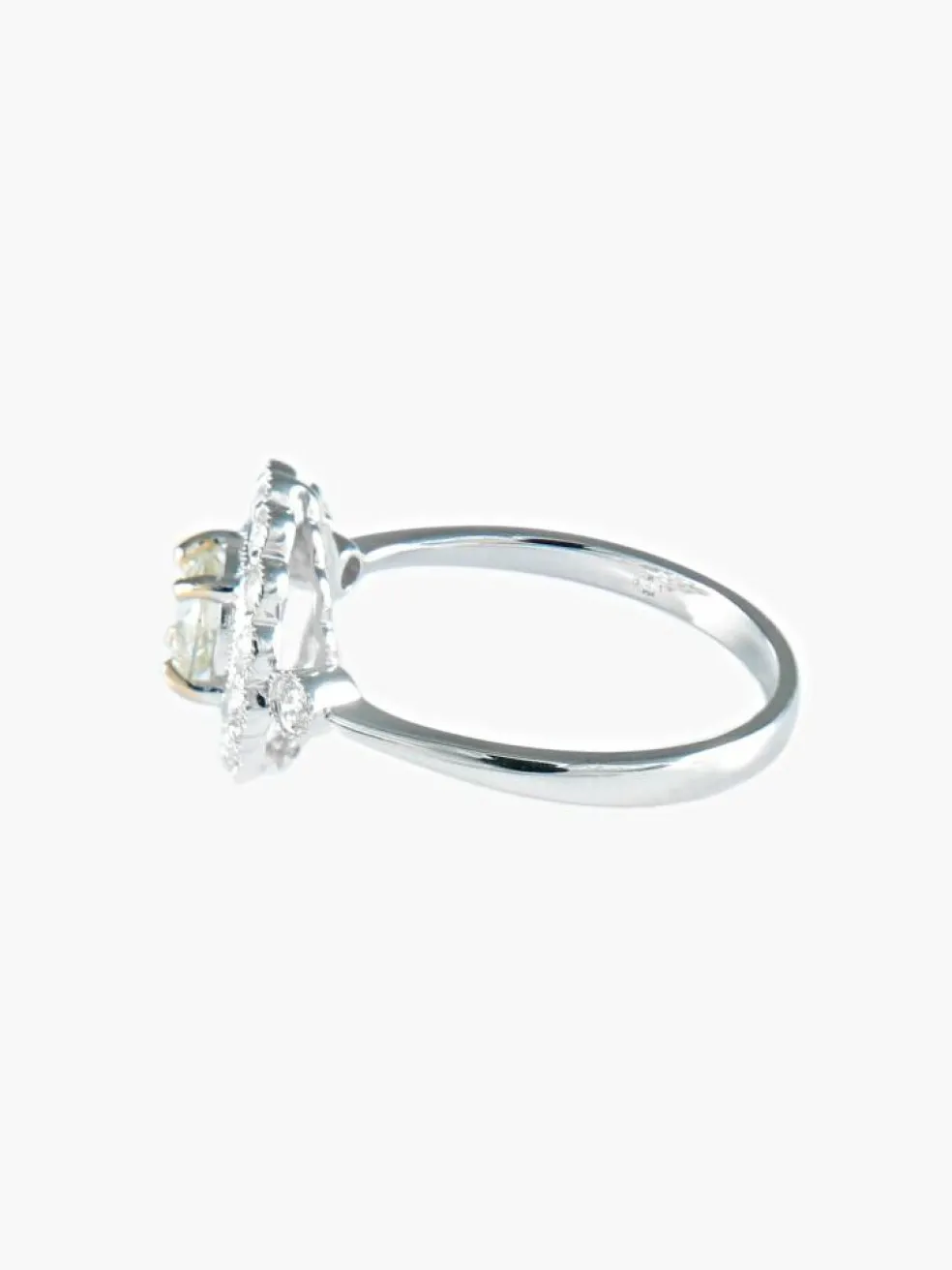 Bague fleur diamants or blanc