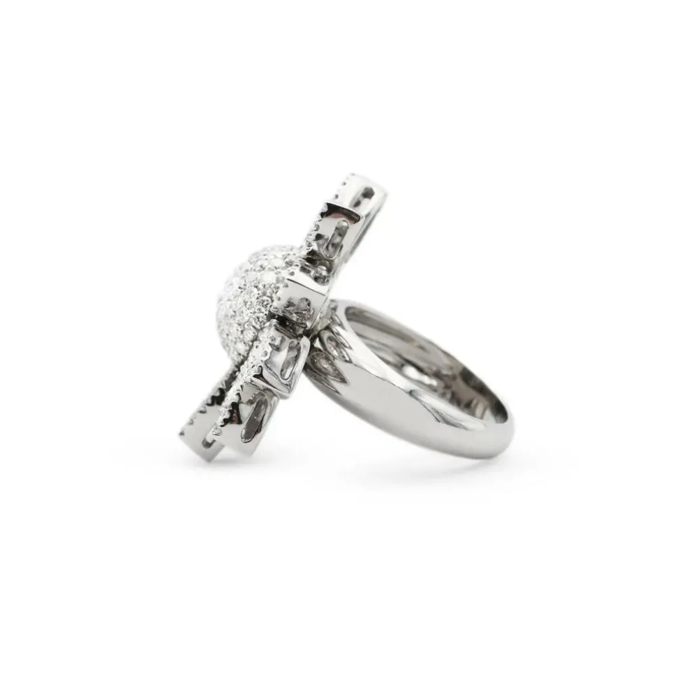 Bague fleur en or blanc avec diamants de 2,1 carats