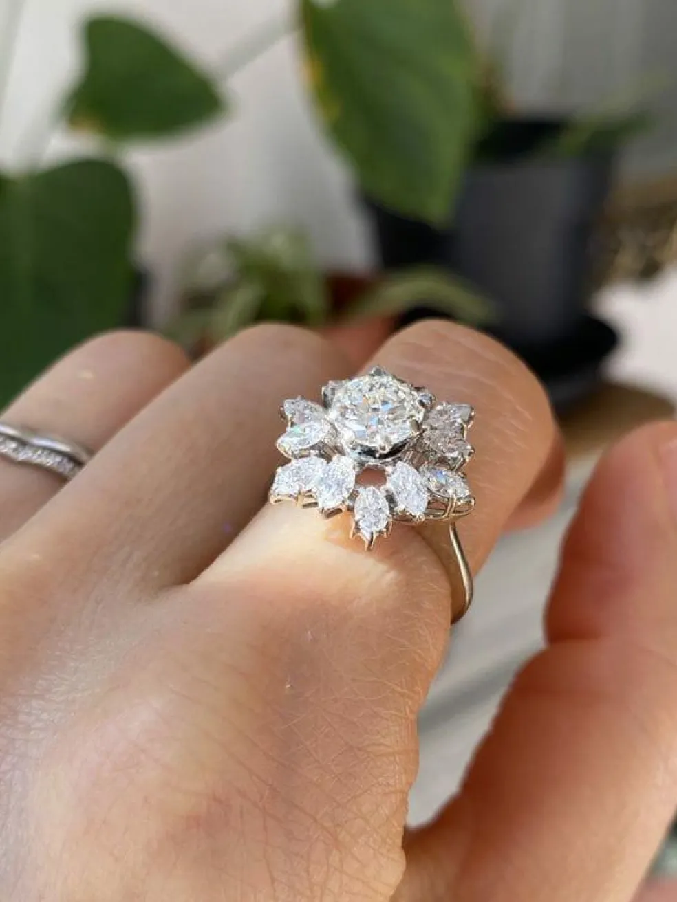 Bague fleur en or blanc et diamants 2.80 Ct