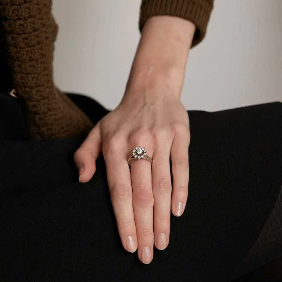 Bague Fleur en Or Gris, Diamants
