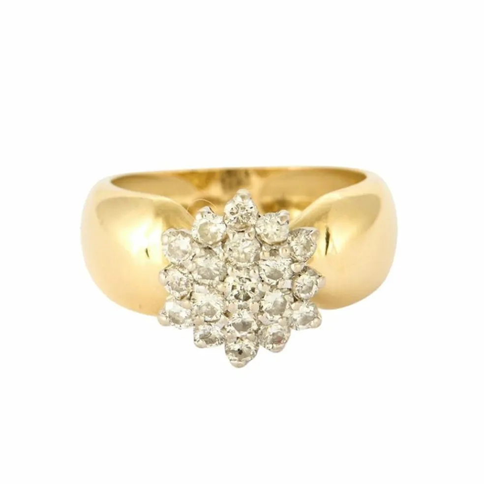 Bague fleur en or jaune et blanc avec des diamants