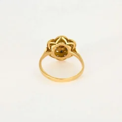 Bague fleur en or jaune, saphir et diamants