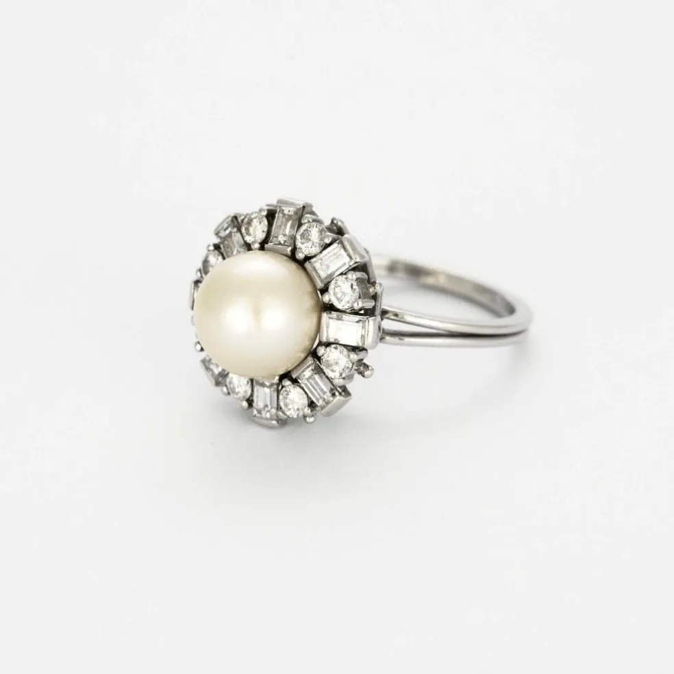 Bague fleur en platine, perle et diamants