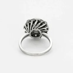 Bague fleur en platine, perle et diamants