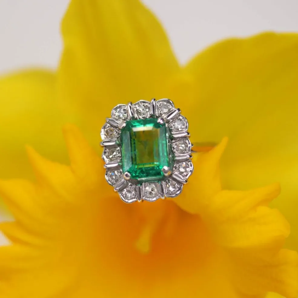 Bague fleur émeraude et diamants