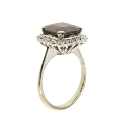 Bague fleur or blanc avec grenat et diamants