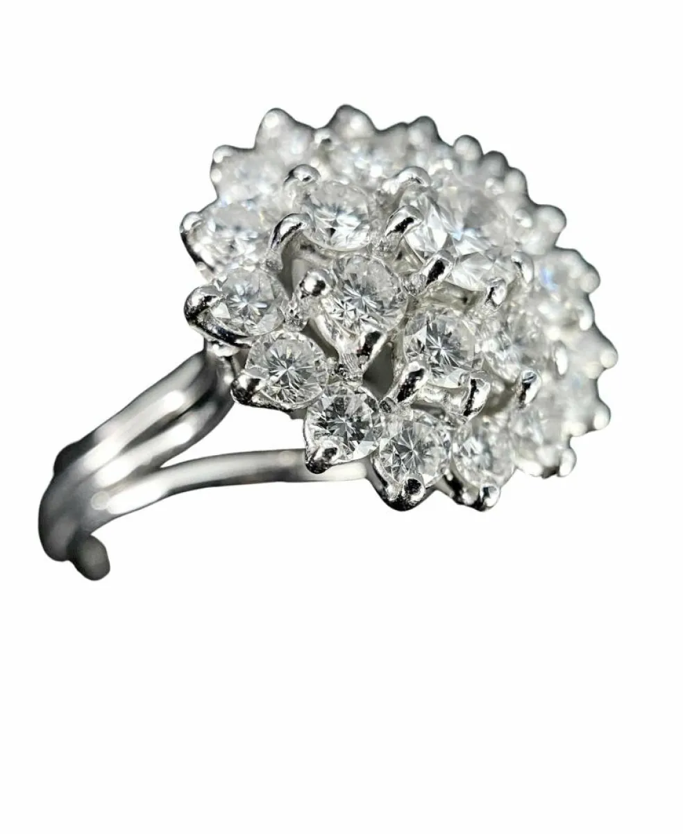 Bague fleur or blanc et diamants