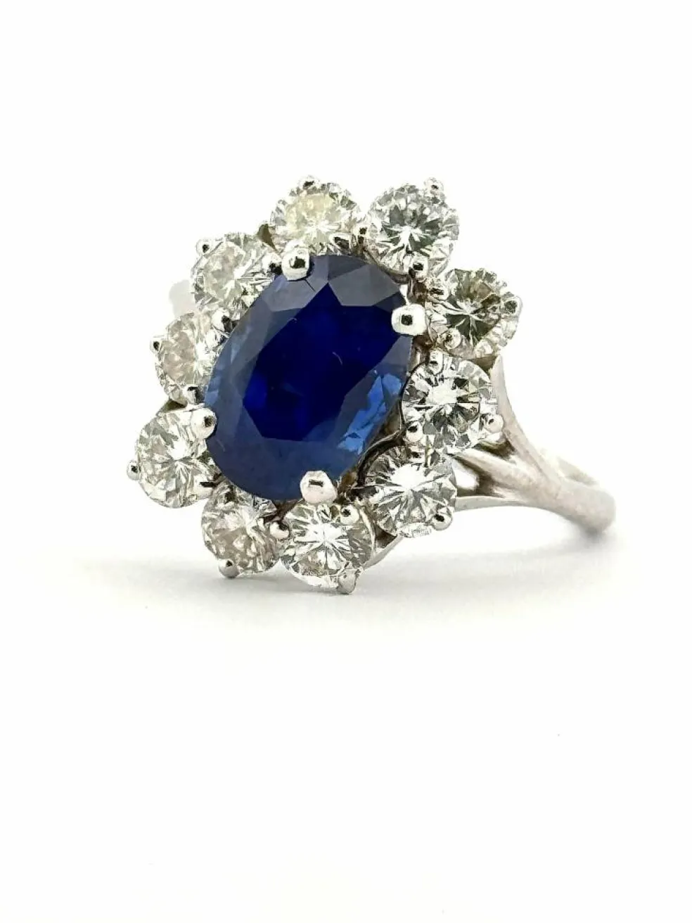 Bague fleur or blanc saphir de Ceylan non chauffé et diamants