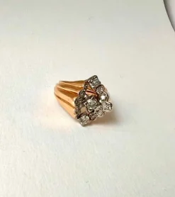 Bague fleur or jaune à godrons