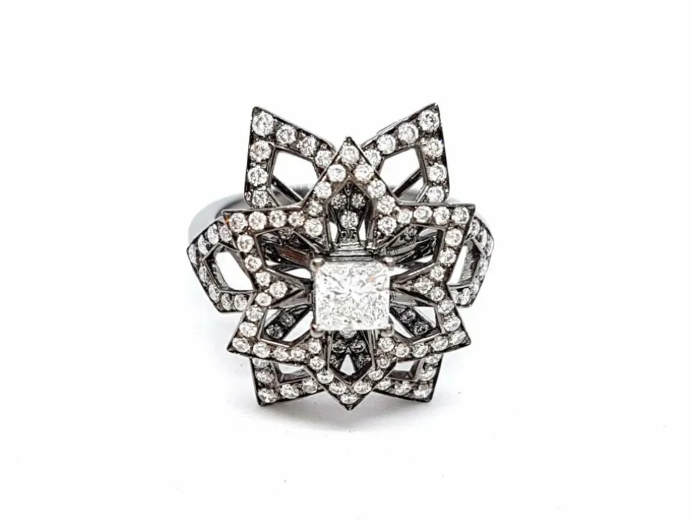 Bague Fleur Or noir Diamant