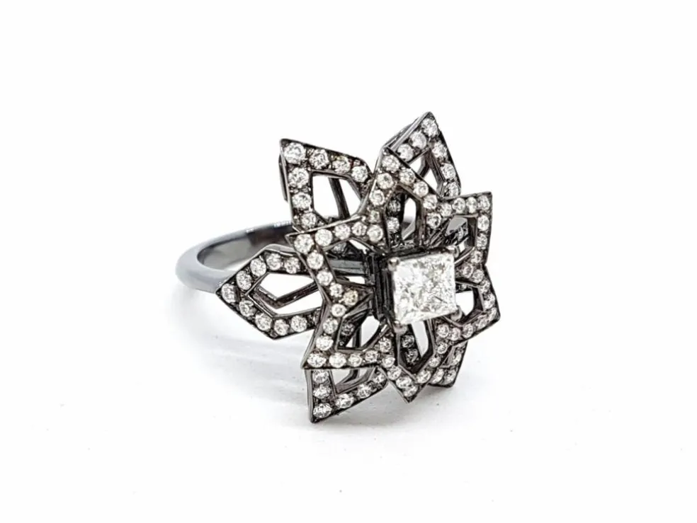 Bague Fleur Or noir Diamant