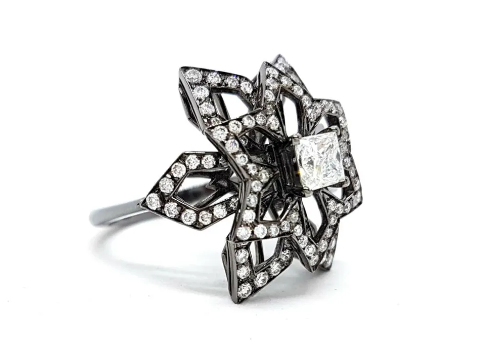 Bague Fleur Or noir Diamant