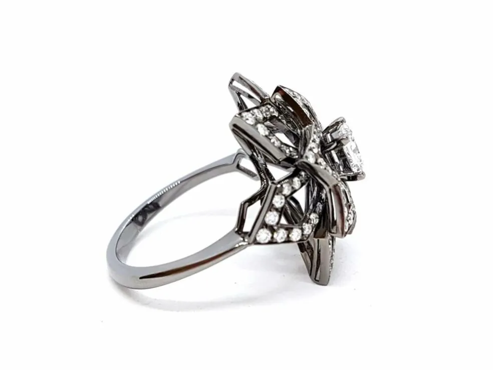 Bague Fleur Or noir Diamant