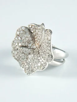 Bague Fleur pavage diamants