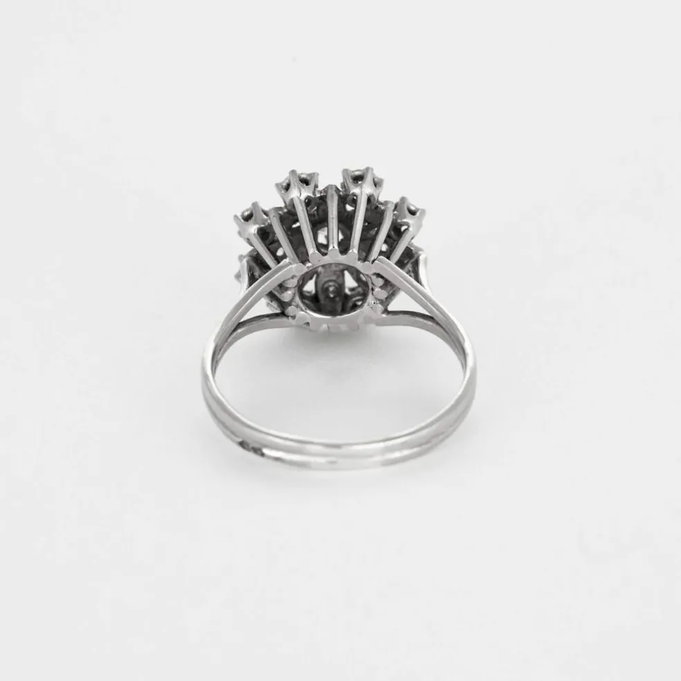Bague fleur platine, or gris et diamants