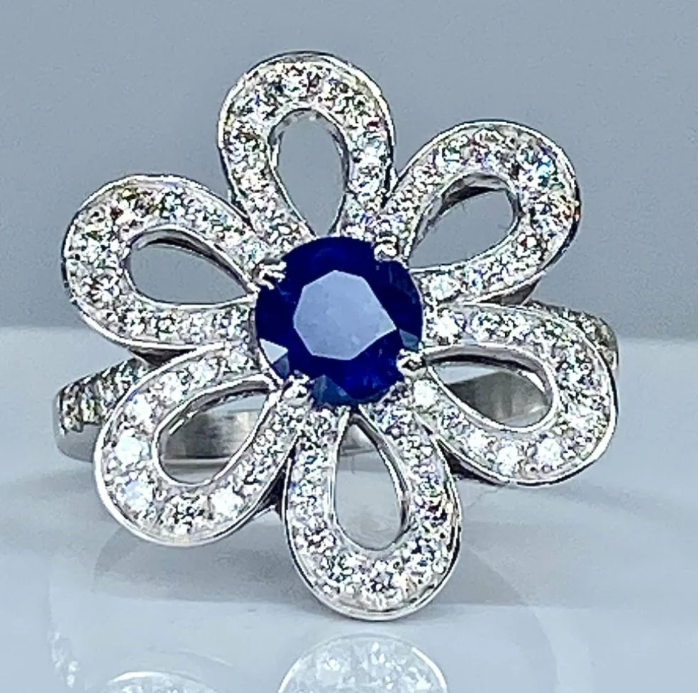 Bague fleur saphir diamants