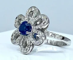 Bague fleur saphir diamants