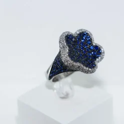 Bague Fleur saphirs diamants