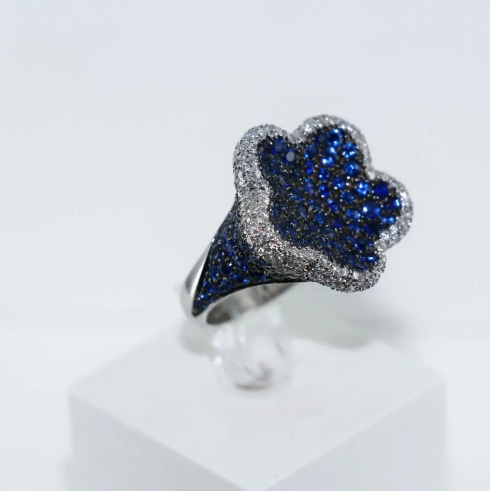 Bague Fleur saphirs diamants