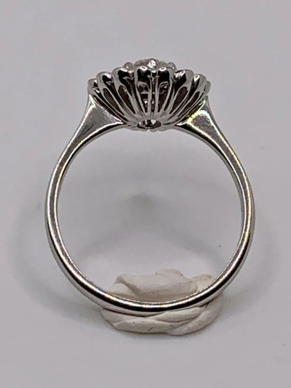 Bague fleur vintage diamants